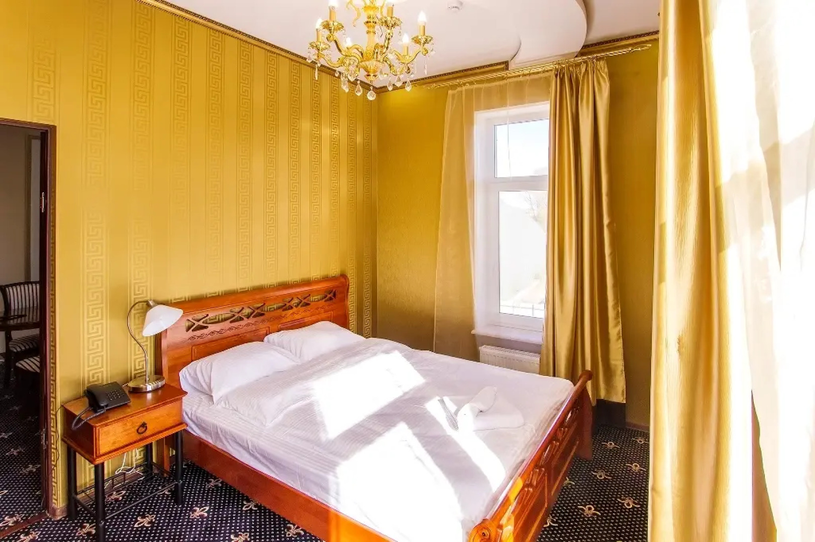 Отель Золотая Ночь