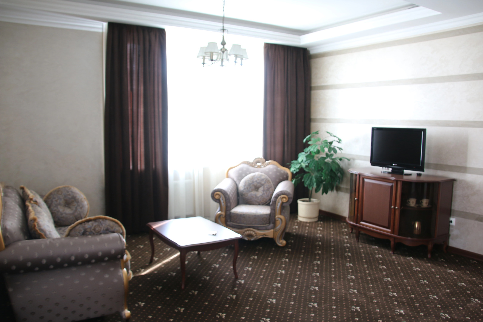 Отель Корона