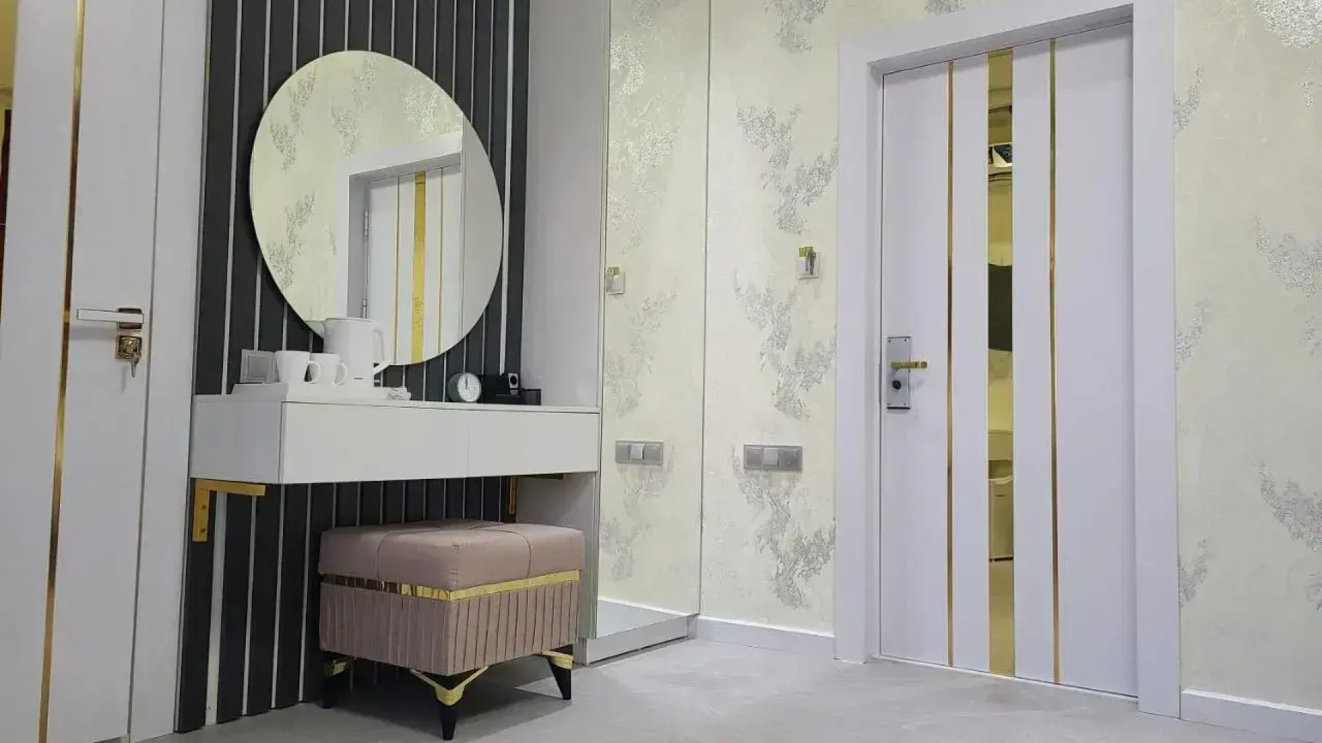 Отель Shedevr Plaza