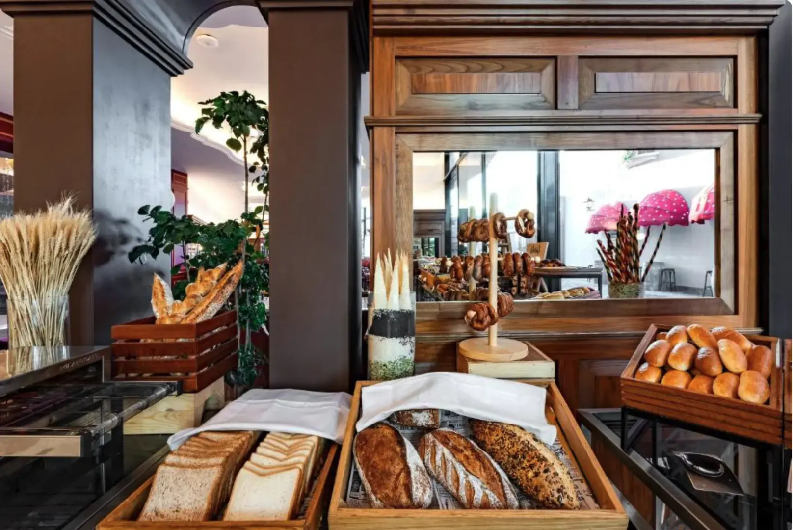 Отель Voco Dubai Monaco The Heart of Europe