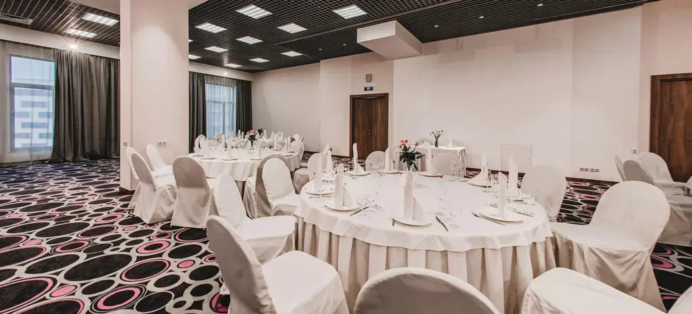 Отель Skypoint Gamma Delta Alfa