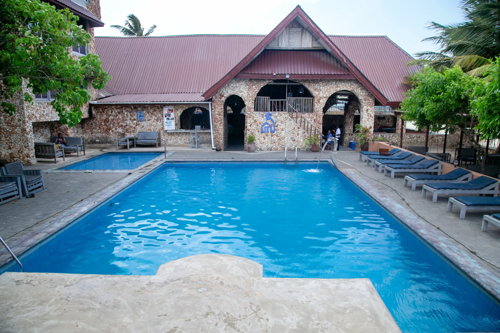 Курортный отель Serene Beach Resort