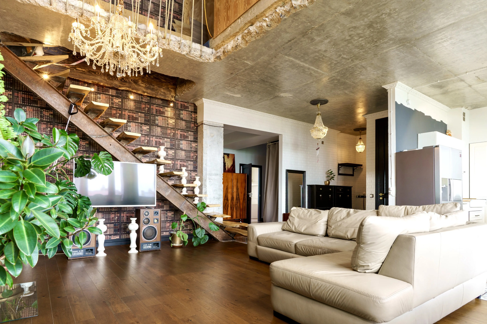 Апартаменты ApartMari Шикарные 4-комнатные апартаменты Лофт в центре