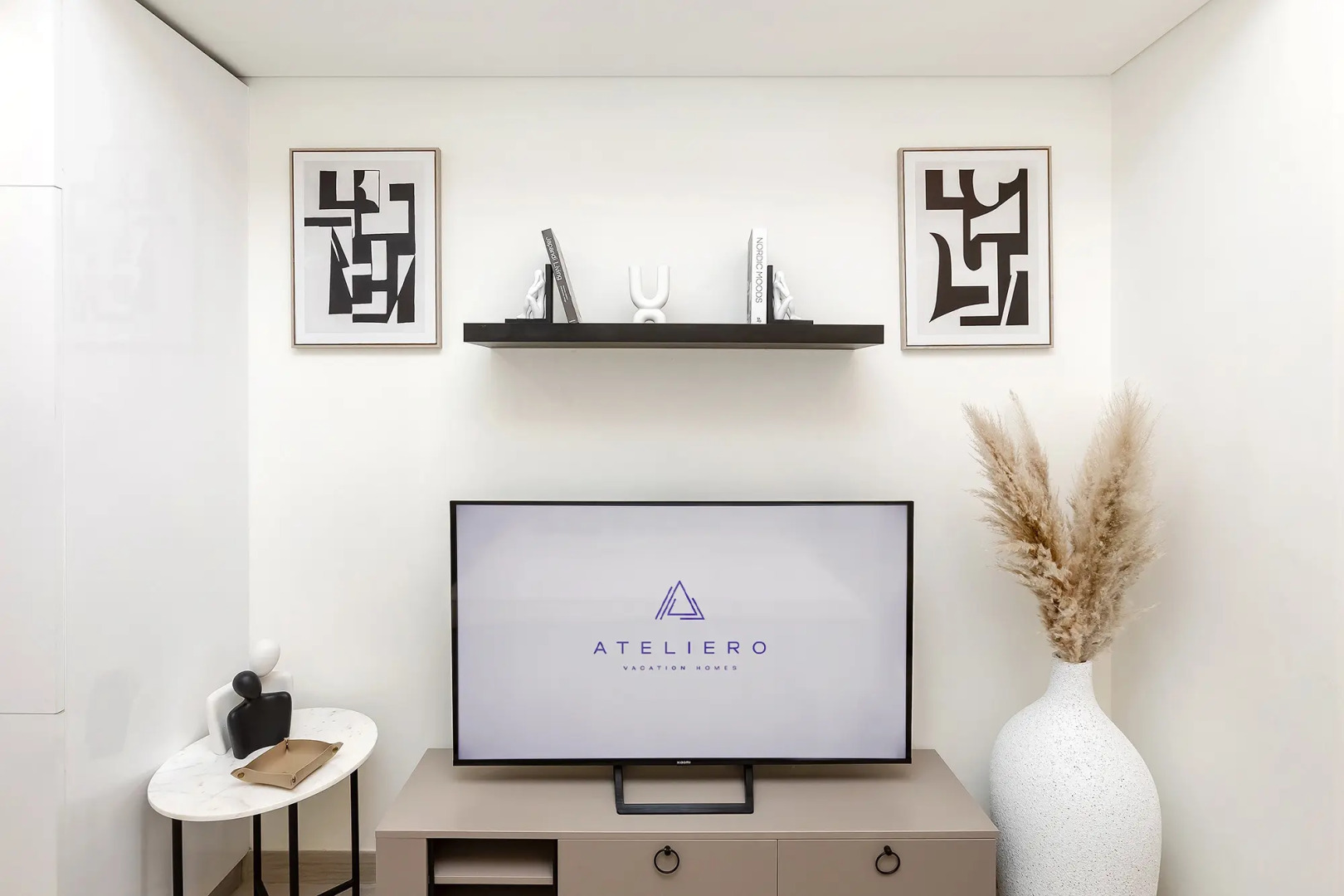 Апартаменты Modern studio in Azizi Riviera