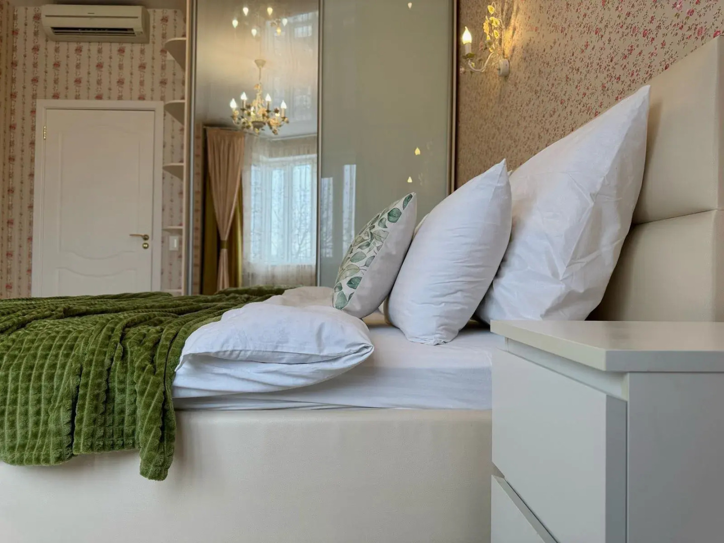 Апартаменты Аврора Октябрьская 24