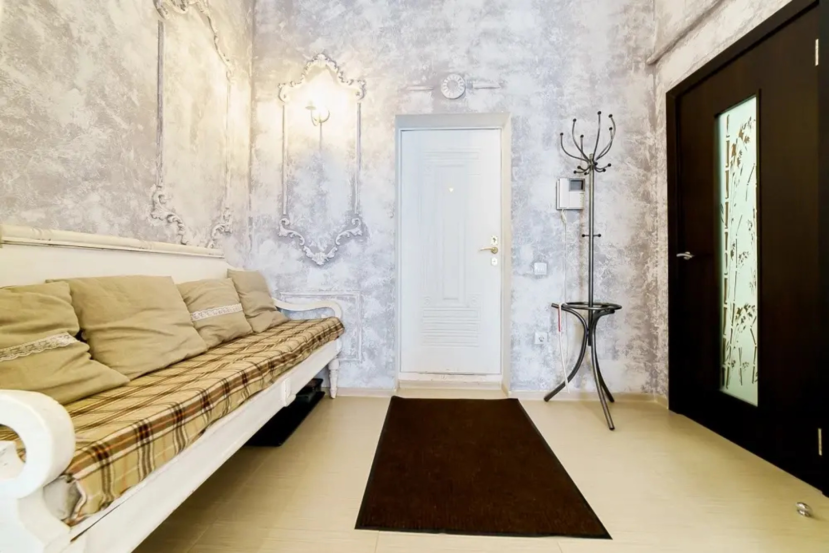 Апартаменты Сутки-Дом - Personnage