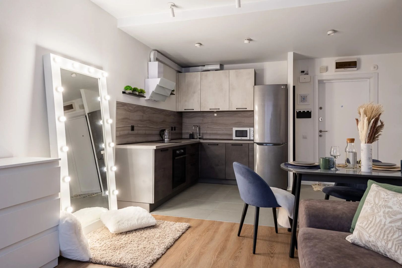 Квартира Зазеркалье