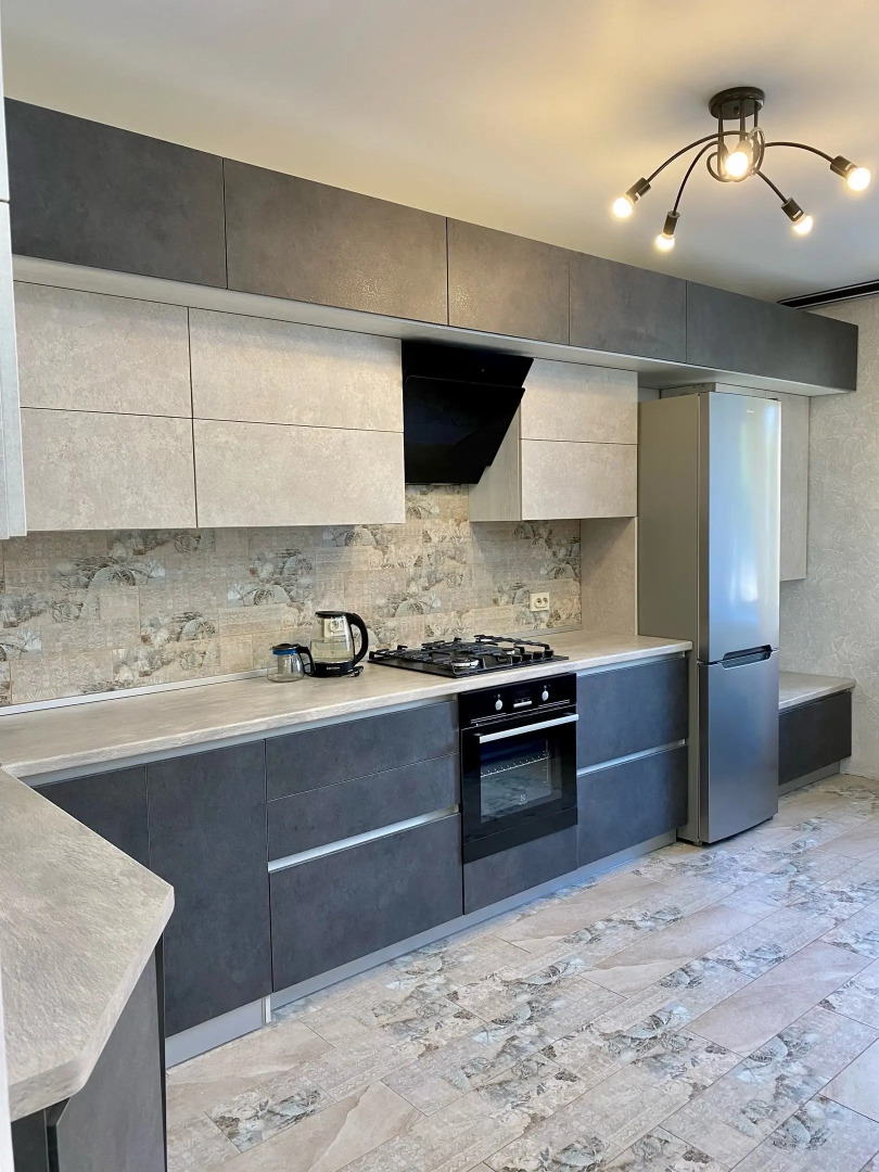 Апартаменты 2-комнатные с закрытой территорией на Захарова 26