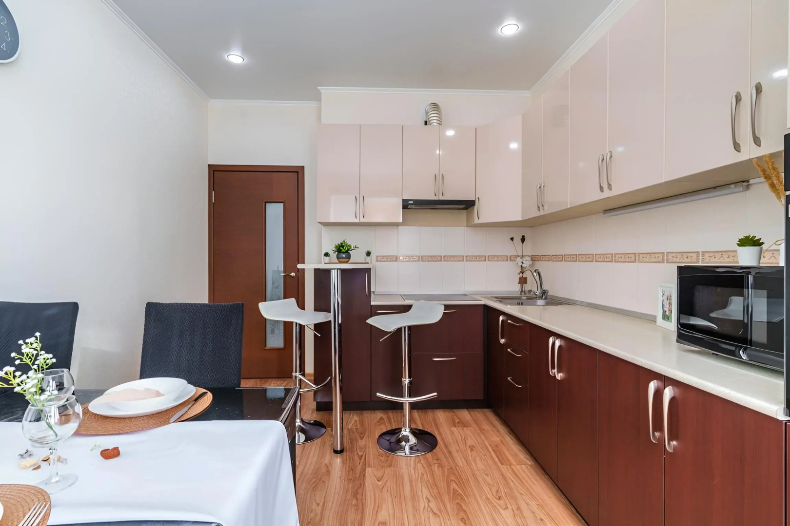 Квартира двухкомнатная Апарт Отелика в Шаговой Доступности от Парка Галицкого