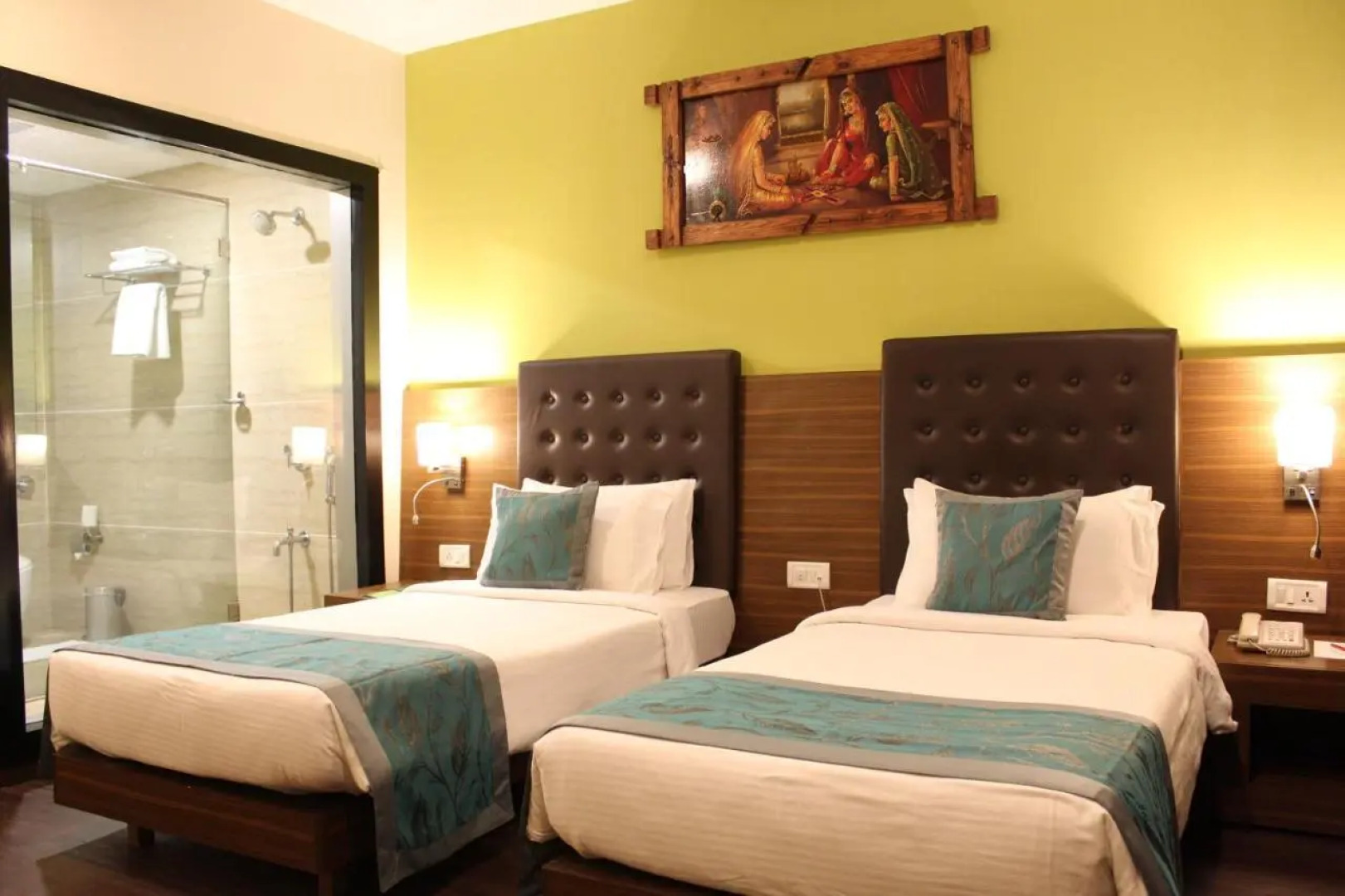 Отель The Byke Suraj Plaza Veg