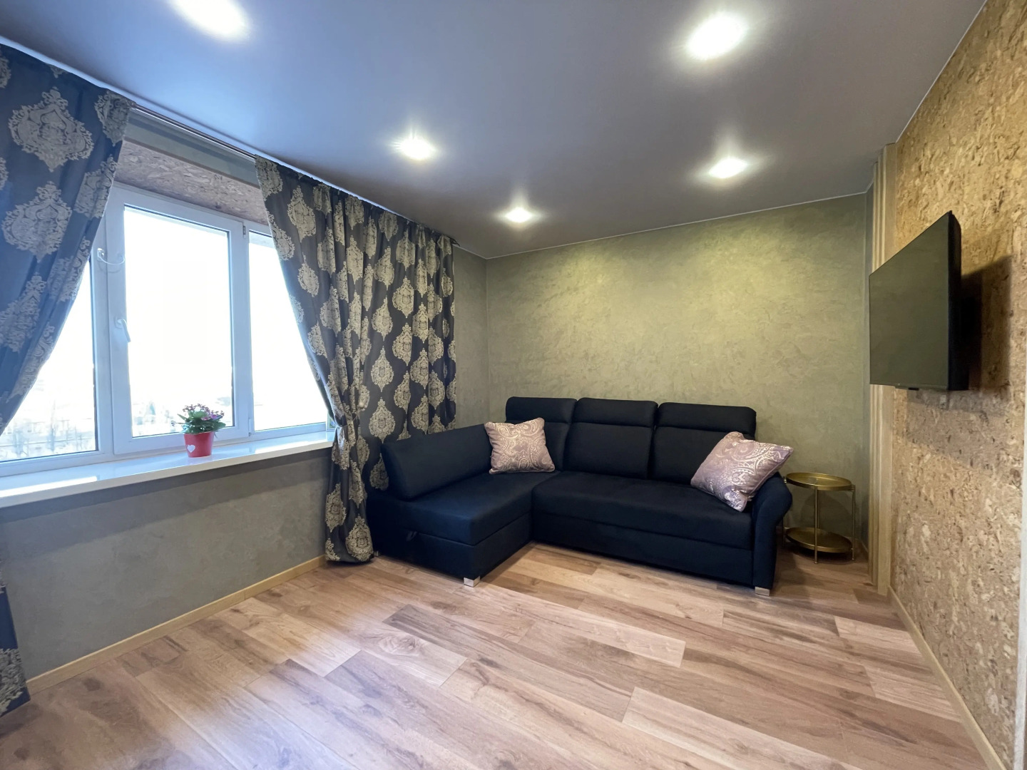 Квартира Двухкомнатная Портовая