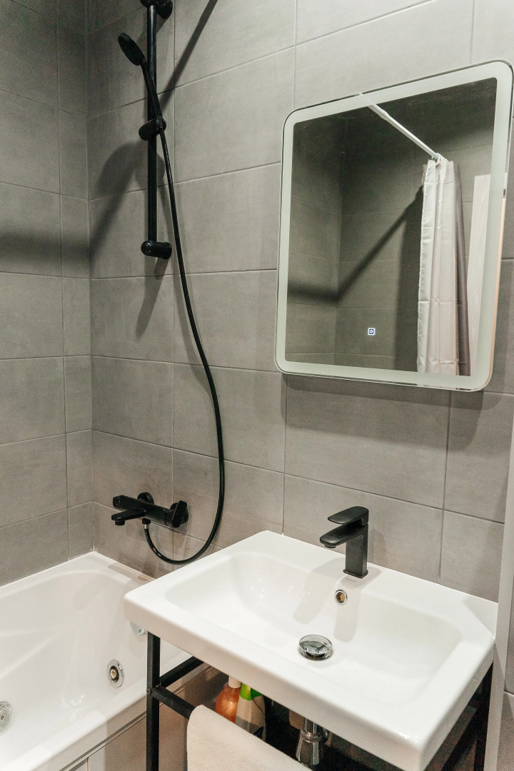 Квартира Стильная Студия с Джакузи Рядом с ЖД Вокзалом