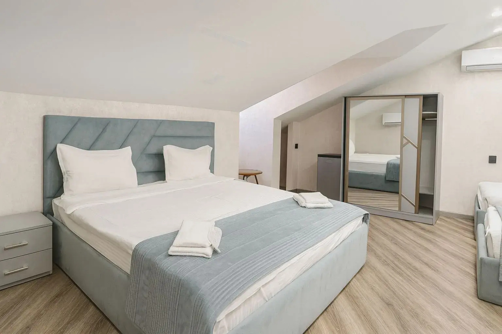 Отель Royal Renaissance