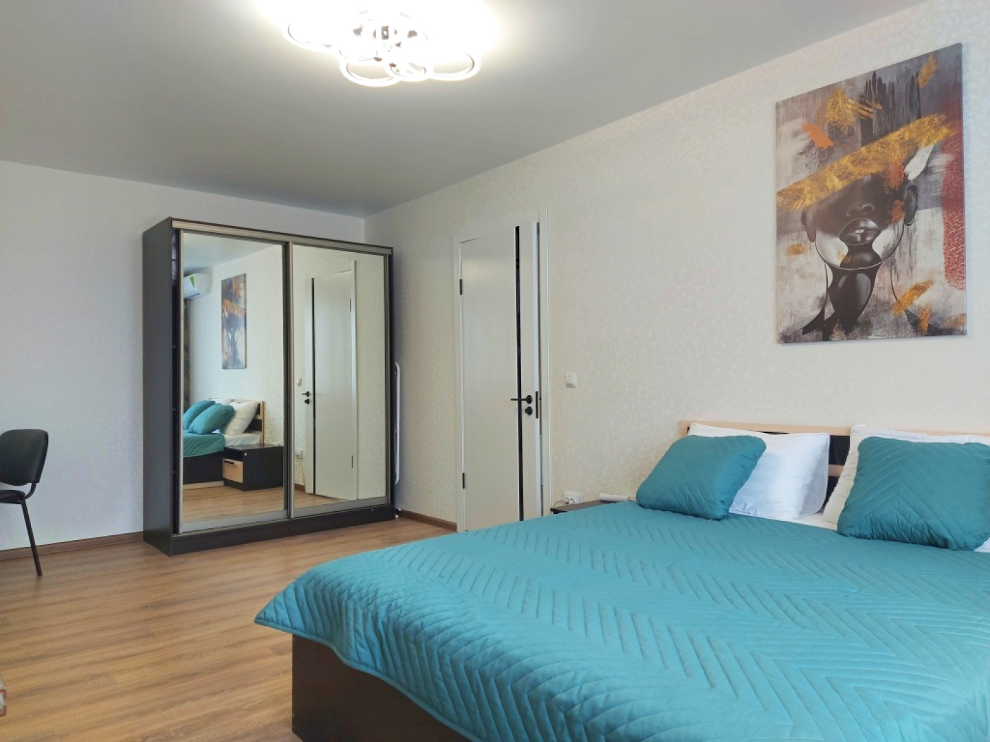 Квартира на Платановом бульваре