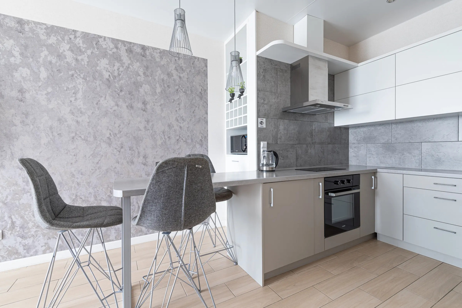 Квартира на сутки Минск Маяк Метро 3 минуты Бесконтактное заселение Wi-Fi Кухня объединена с жилой зоной Отдельная спальня