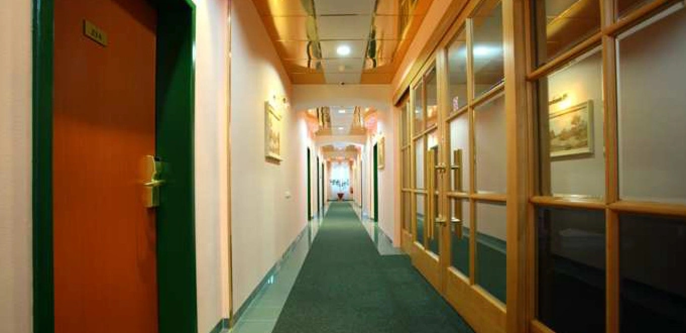 Отель Россия