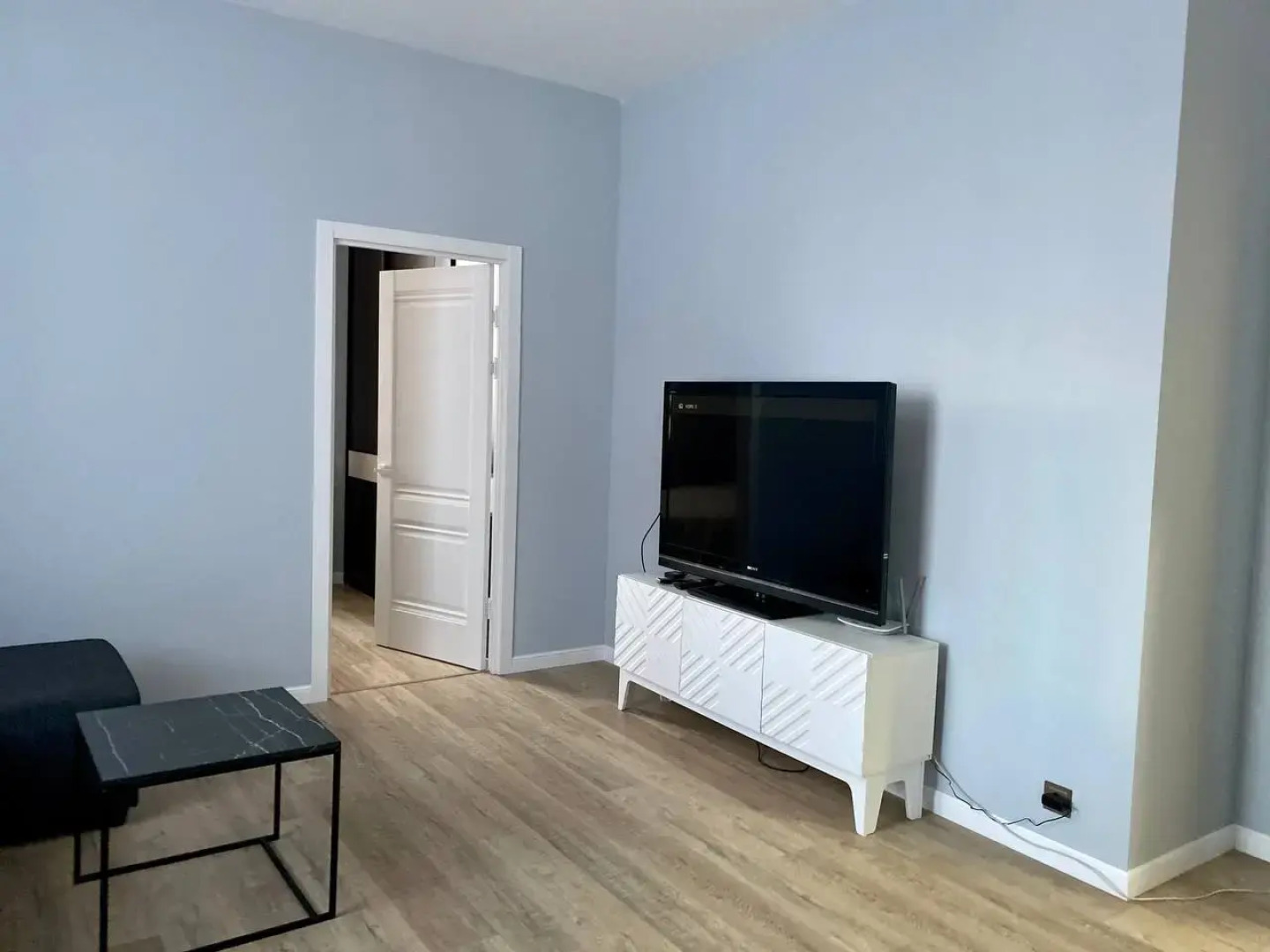 Апартаменты трехкомнатные рядом с набережной