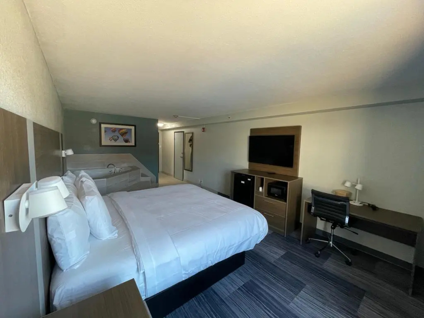 Отель Baymont by Wyndham East Ridge
