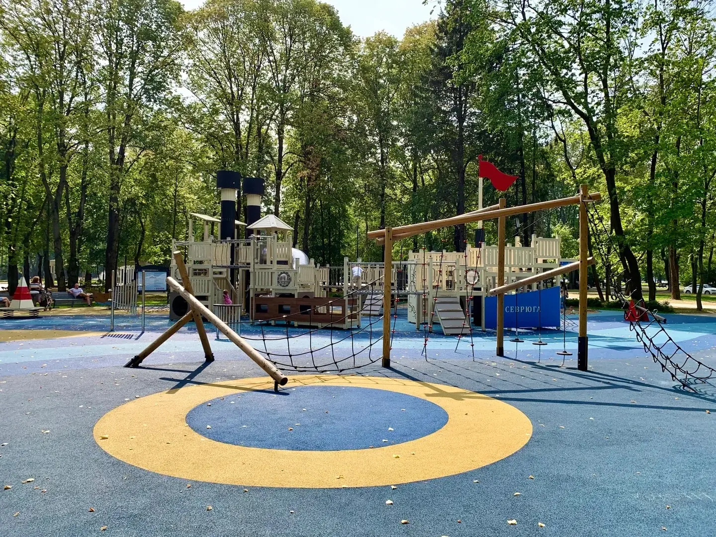 Апартаменты Причал 45 с  Видом в Парк