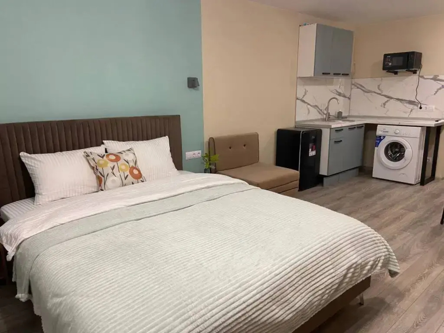 Апартаменты Эль Апарт на Содружества 66/110