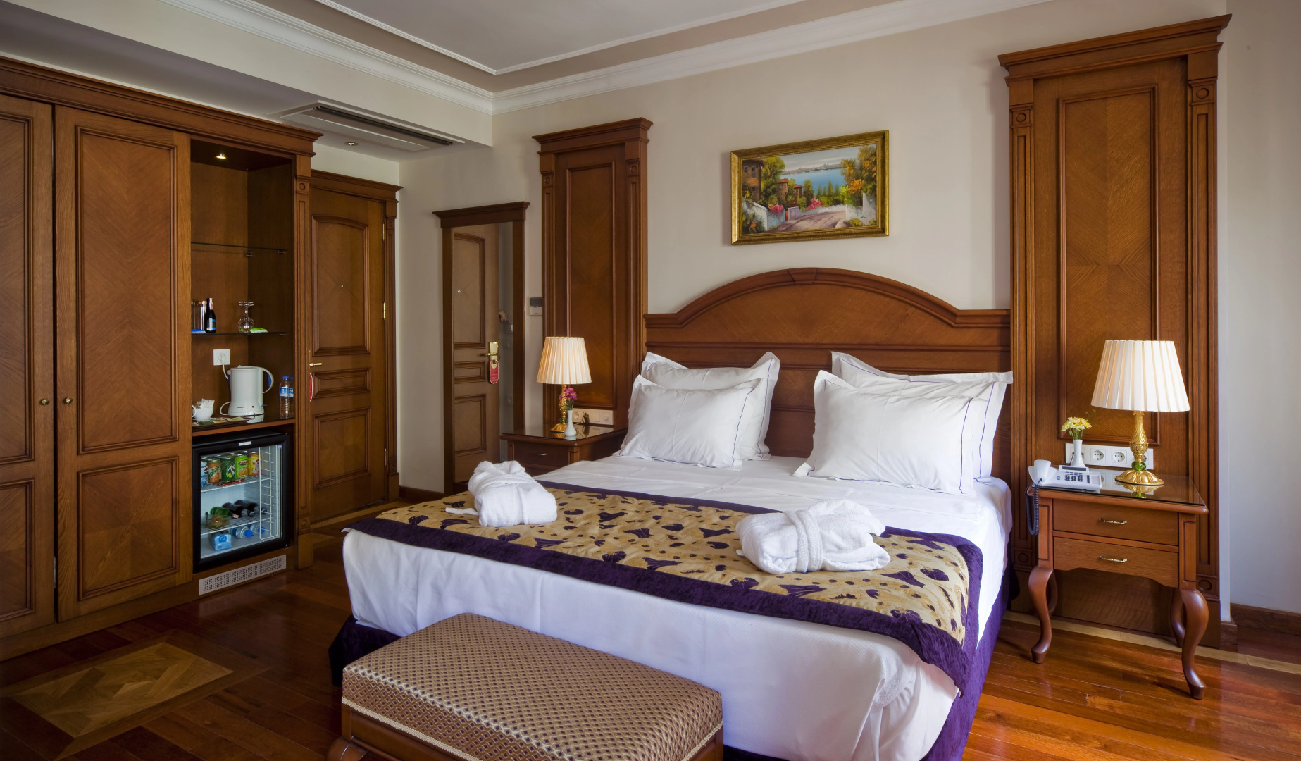 Отель GLK Premier The Home Suites & Spa