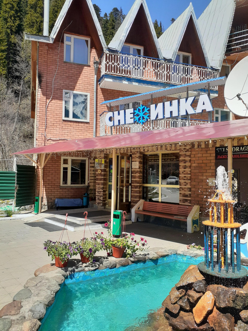 Отель Снежинка (Домбай)