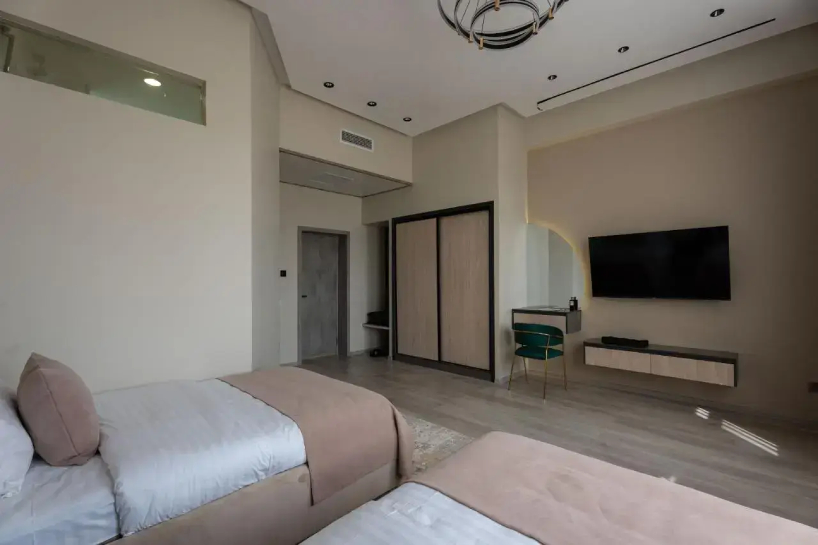 Отель Kiropol Airport Hotel