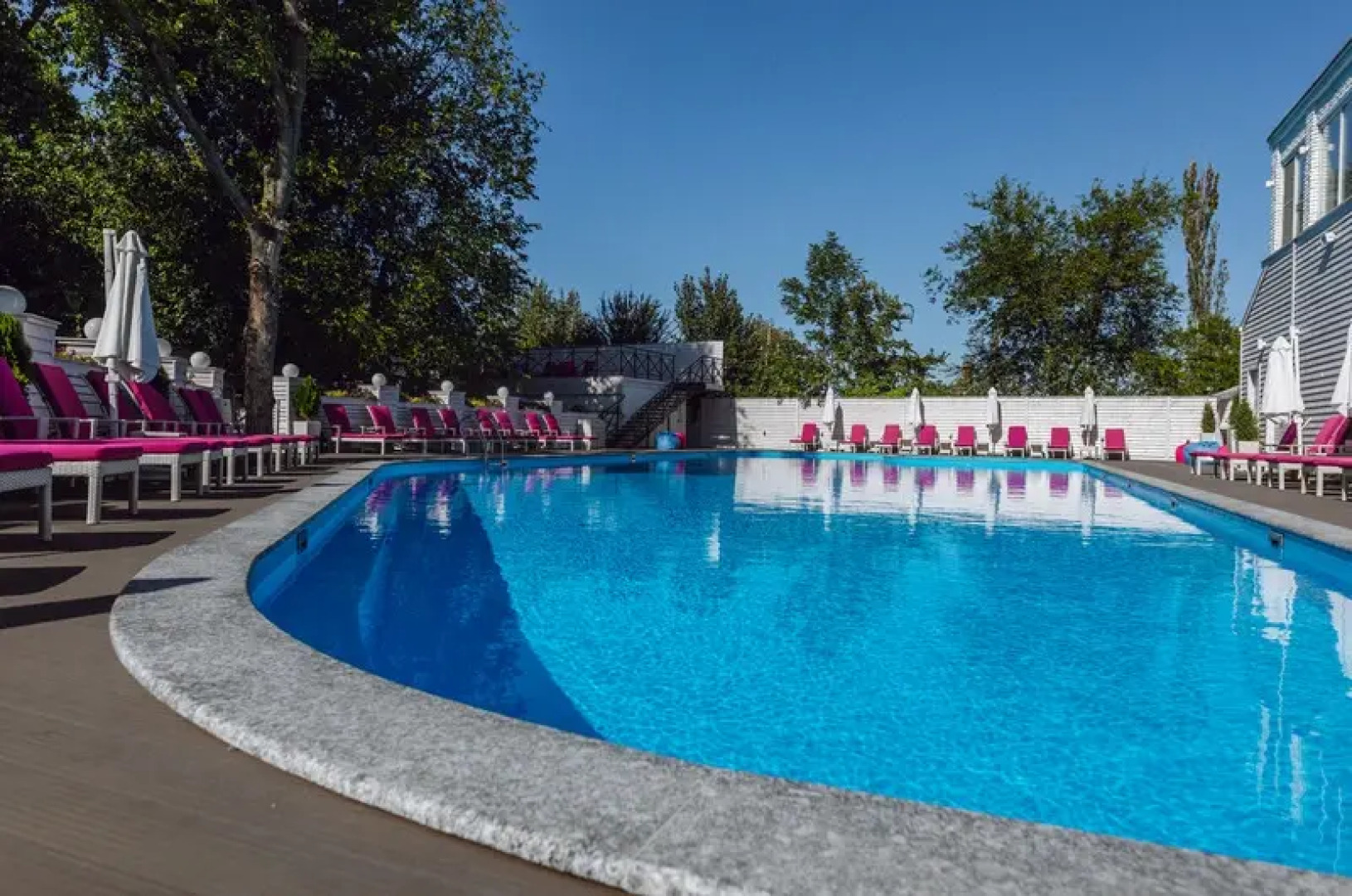 Загородный клуб Weekend