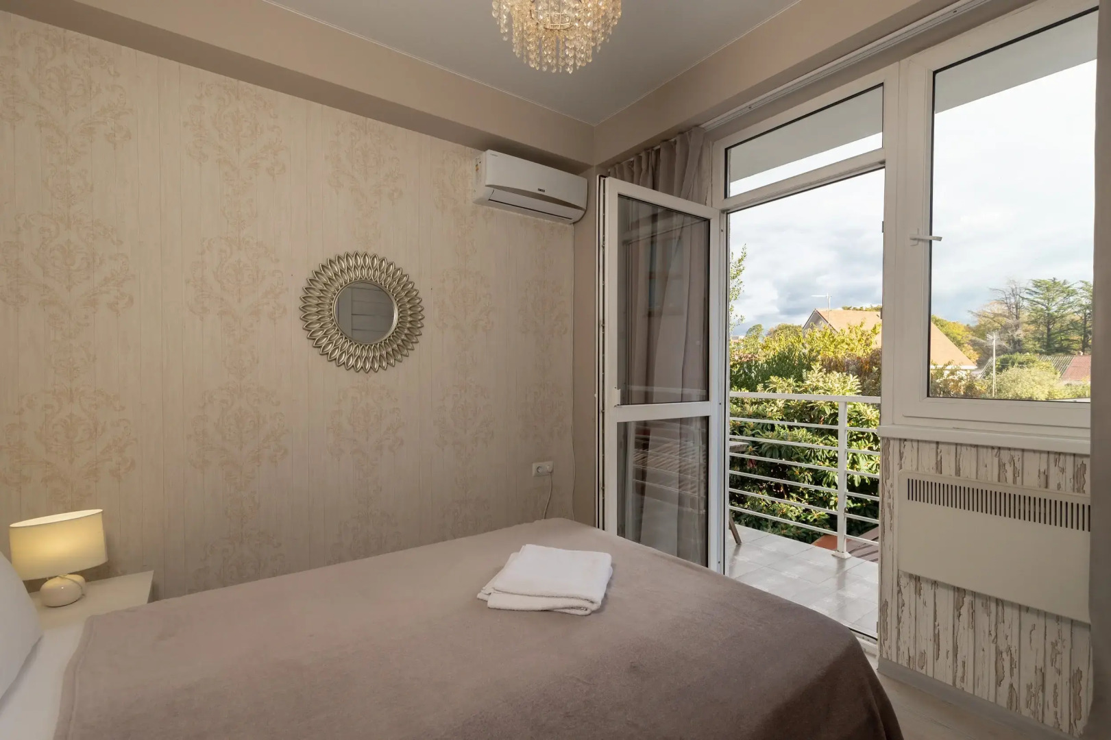 Апартаменты Море Апартаментов на Станиславского 1А-1