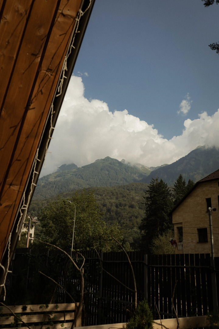 Частный дом Экосказка с видом на горы