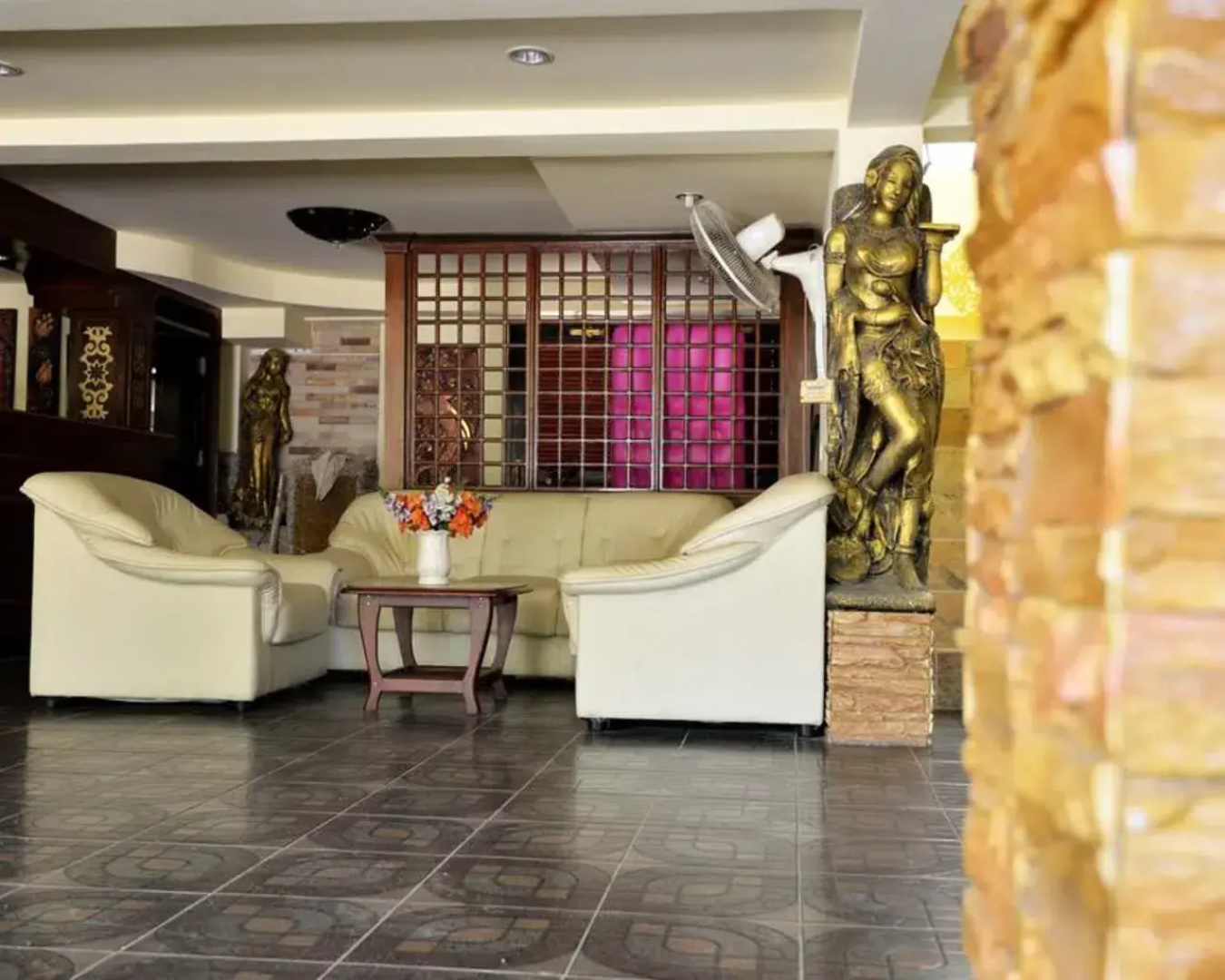 Отель Jaranya Hotel