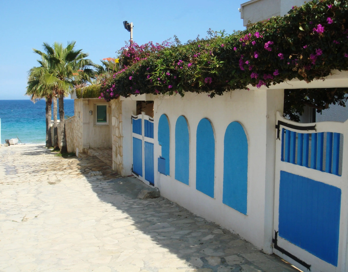 Вилла Азаиза