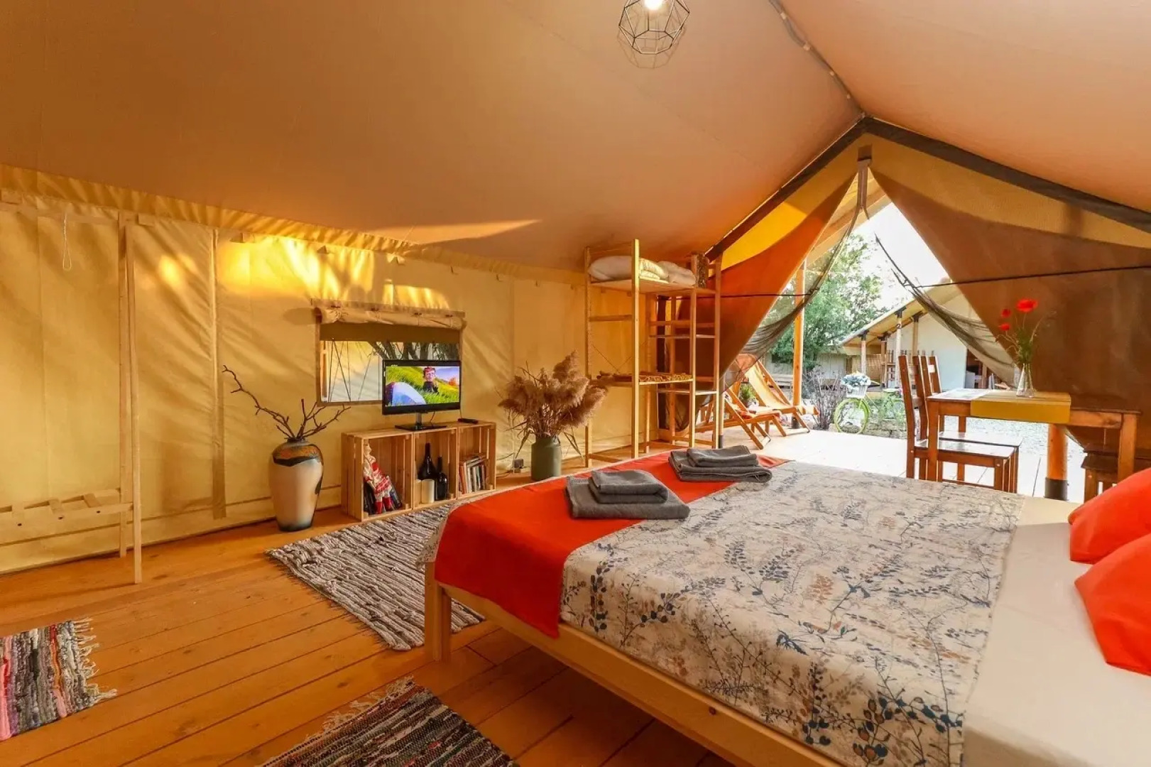 Глэмпинг Гости