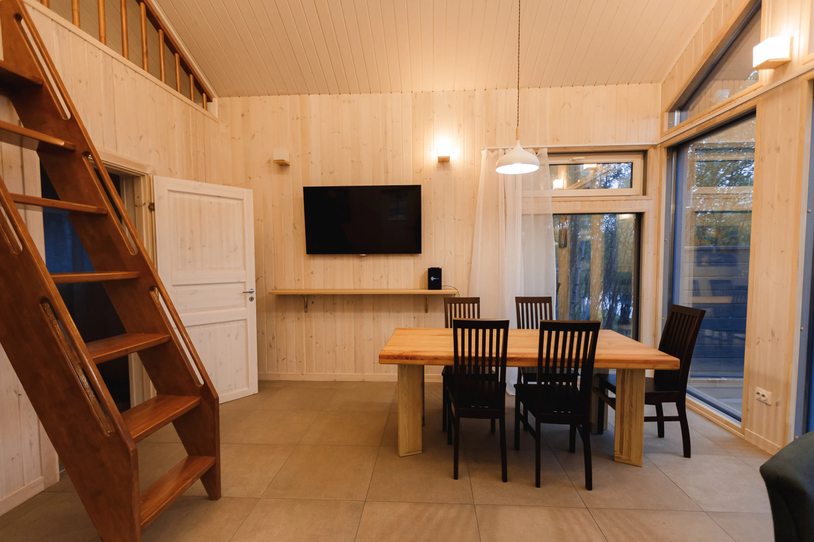 Частный Дом Уютный на Берегу Озера