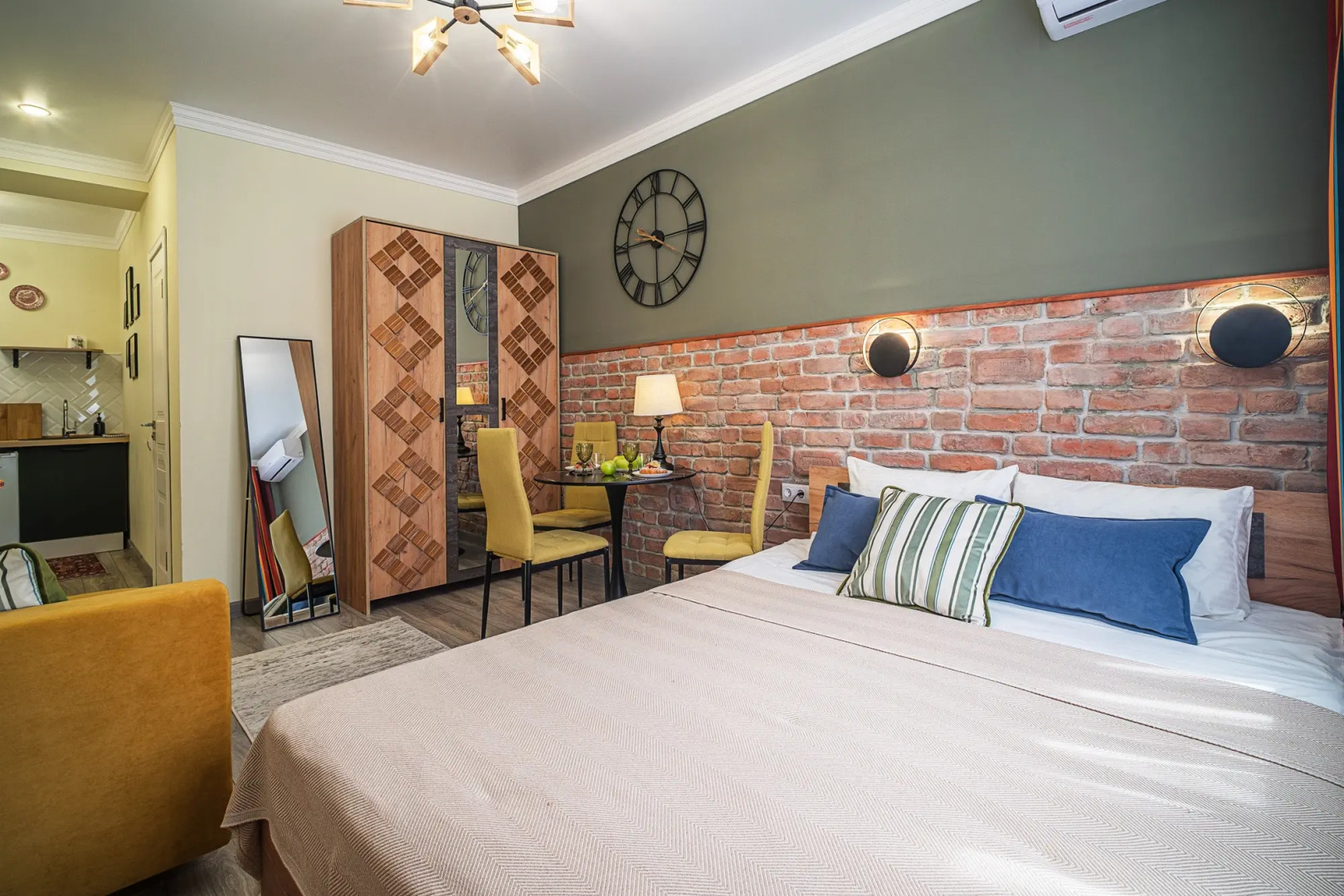 Апартаменты Кранц в старинном стиле возле Озера