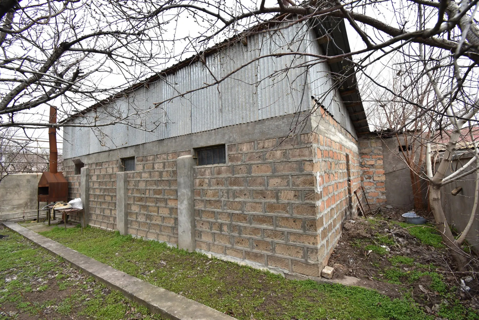 6 комнатный особняк с видом на сад