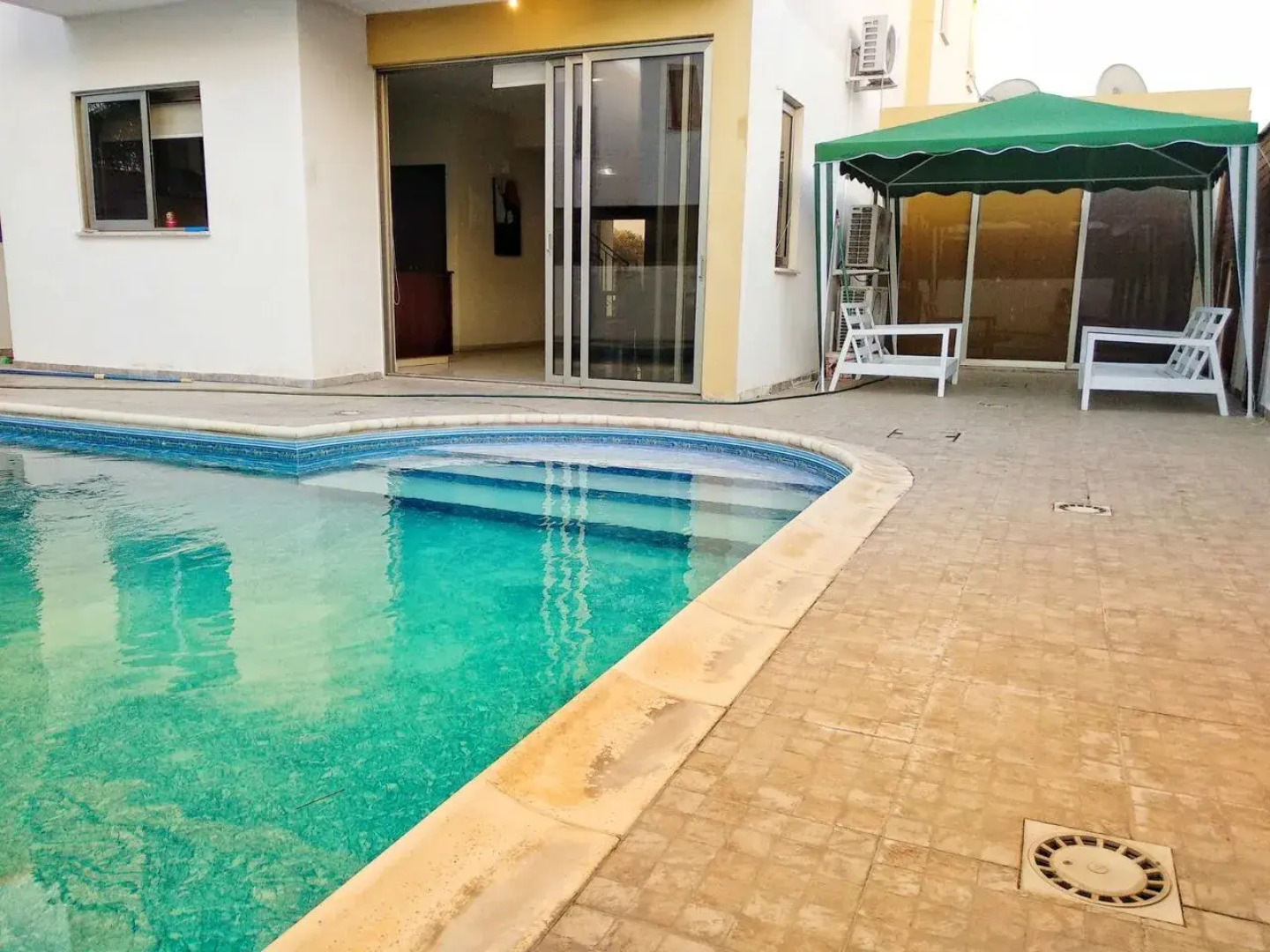 Вилла Ideal Holiday House