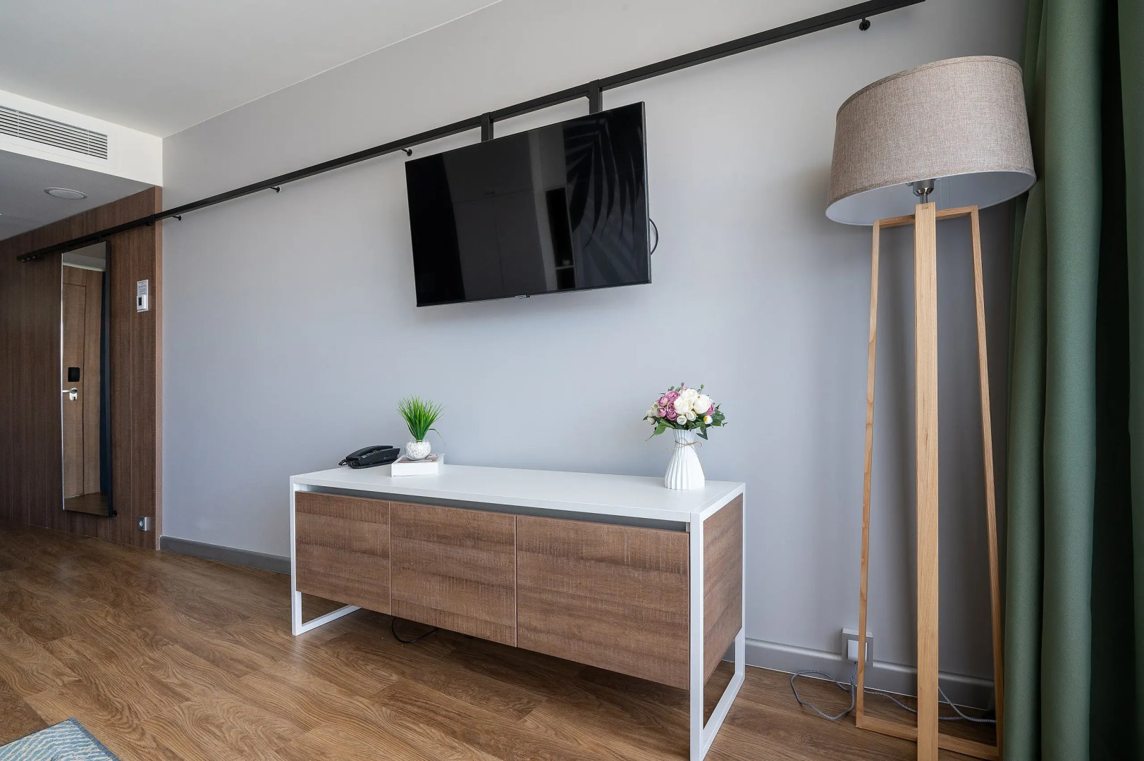 Апартаменты в отеле с видом на море. Космос 522