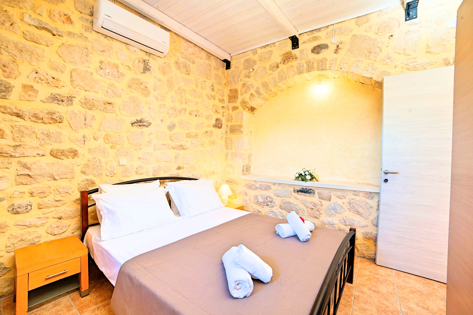 Вилла Cretan Breeze Heated Pool