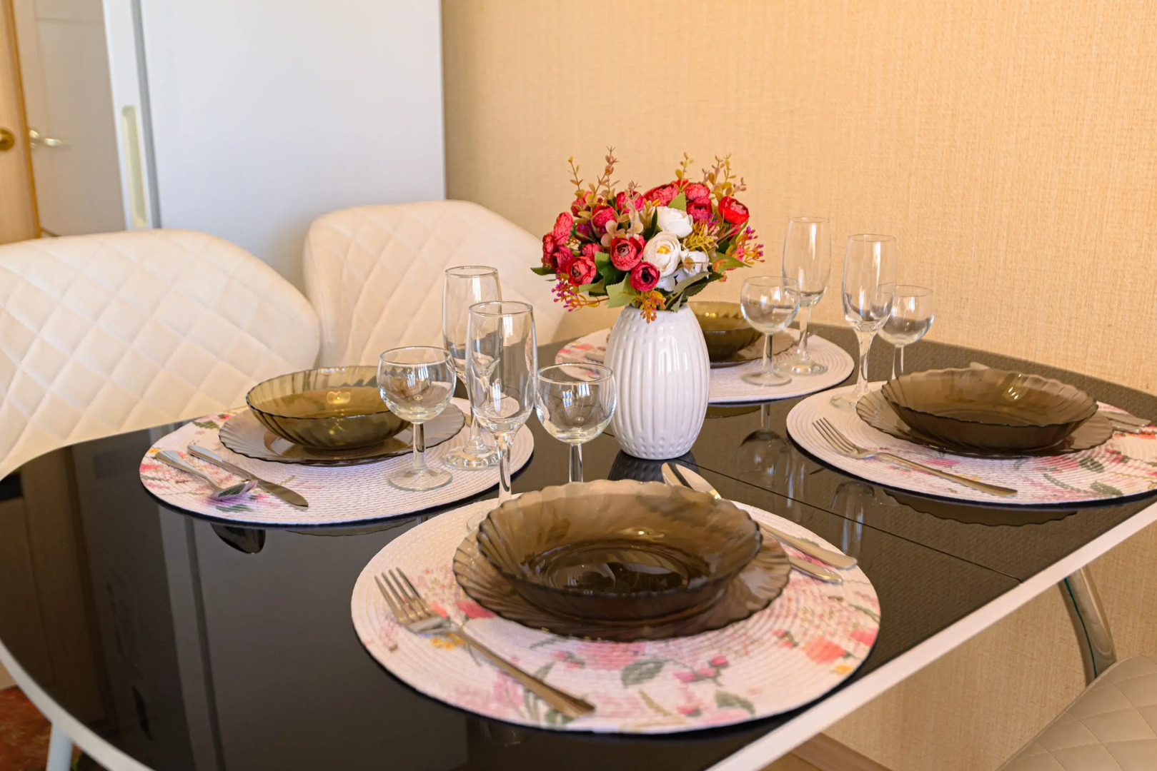 Квартира 1-к в престижном мкр. на Ильенко 14/7 от RentAp, 4 сп.места