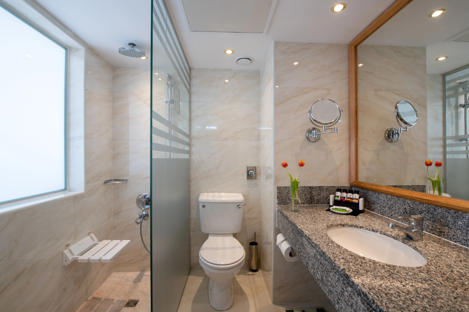 Отель Constantinou Bros Athena Beach