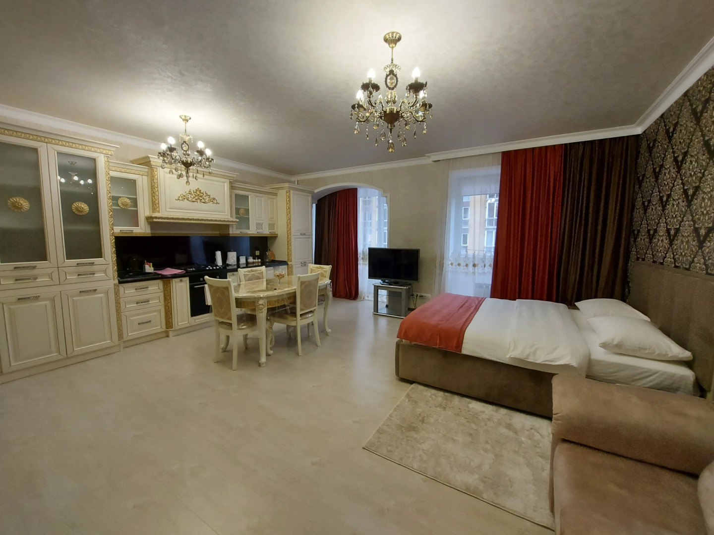 Апартаменты 5 Звезд на Шамиля Джикаева 5А-2