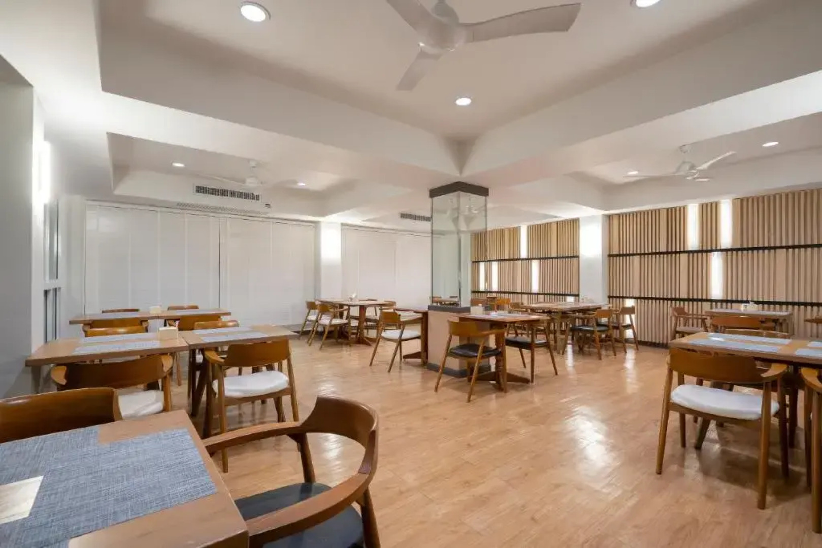 Отель The Green Park Resort