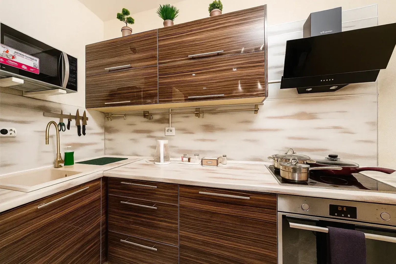 Апартаменты РусХаус у Аквапарка, возле центра и набережной (RusHouse)