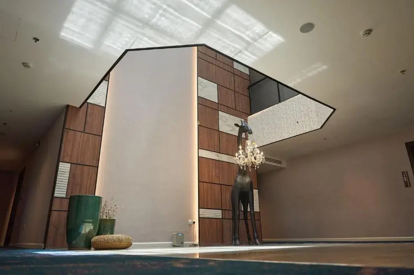 Отель Marvelous