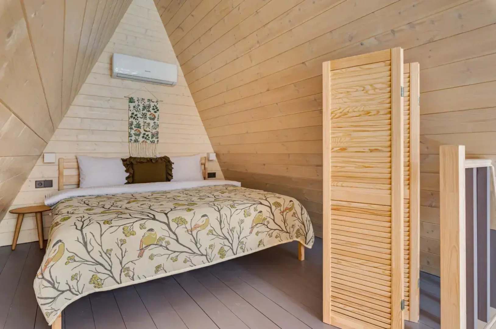 Частный дом Увеличенный А-фрейм Сад с баней и чаном