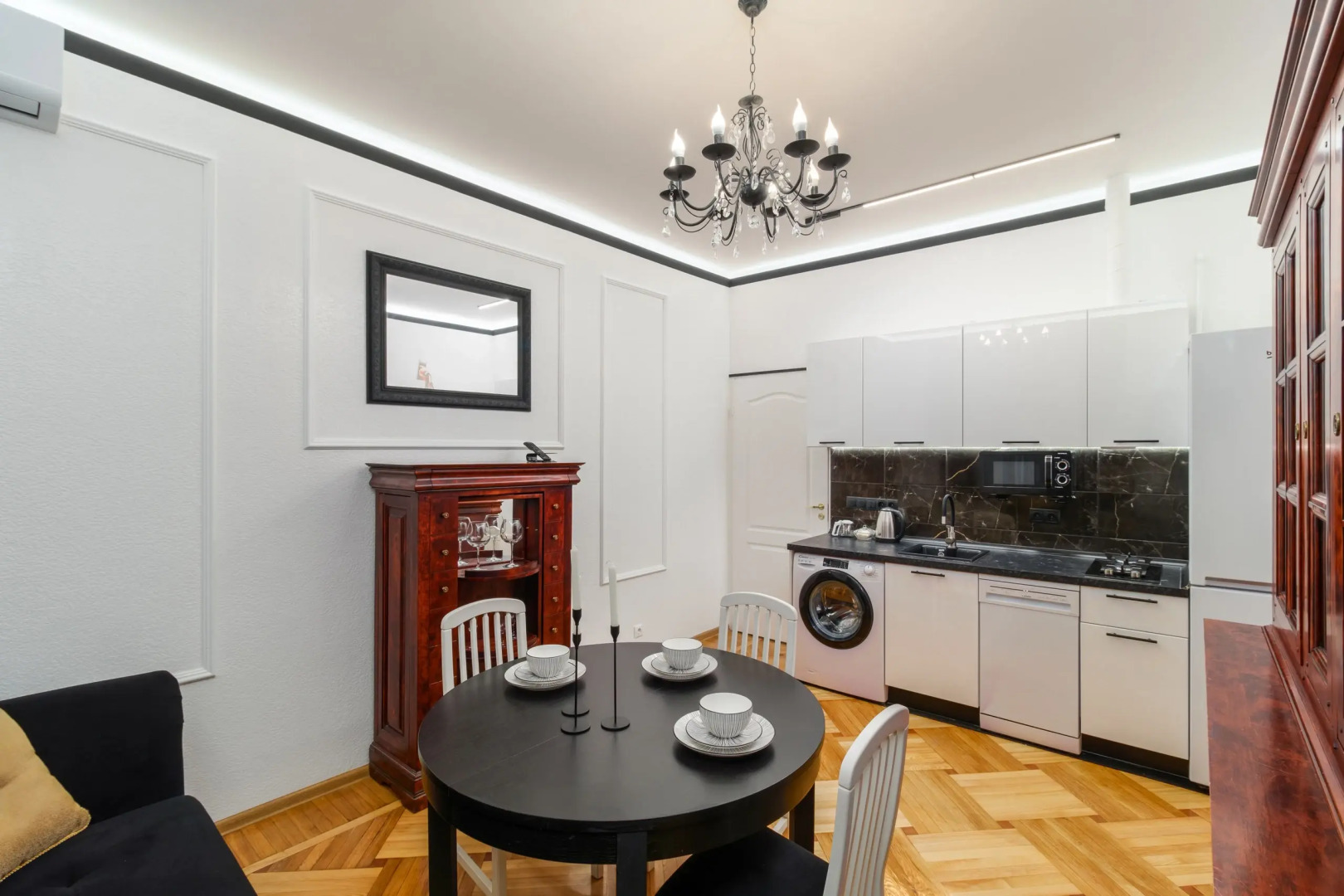 Апартаменты Лофт у Площади Восстания 5 спален