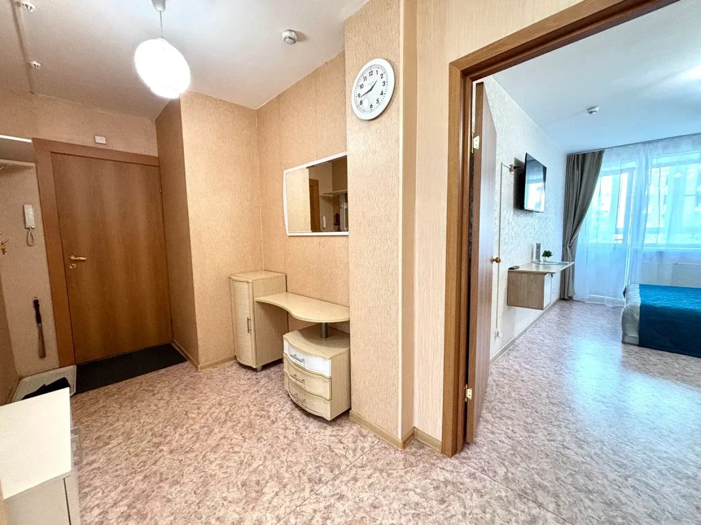 Апартаменты BestHome Двухкомнатная квартира Golden Sunshine на Волге