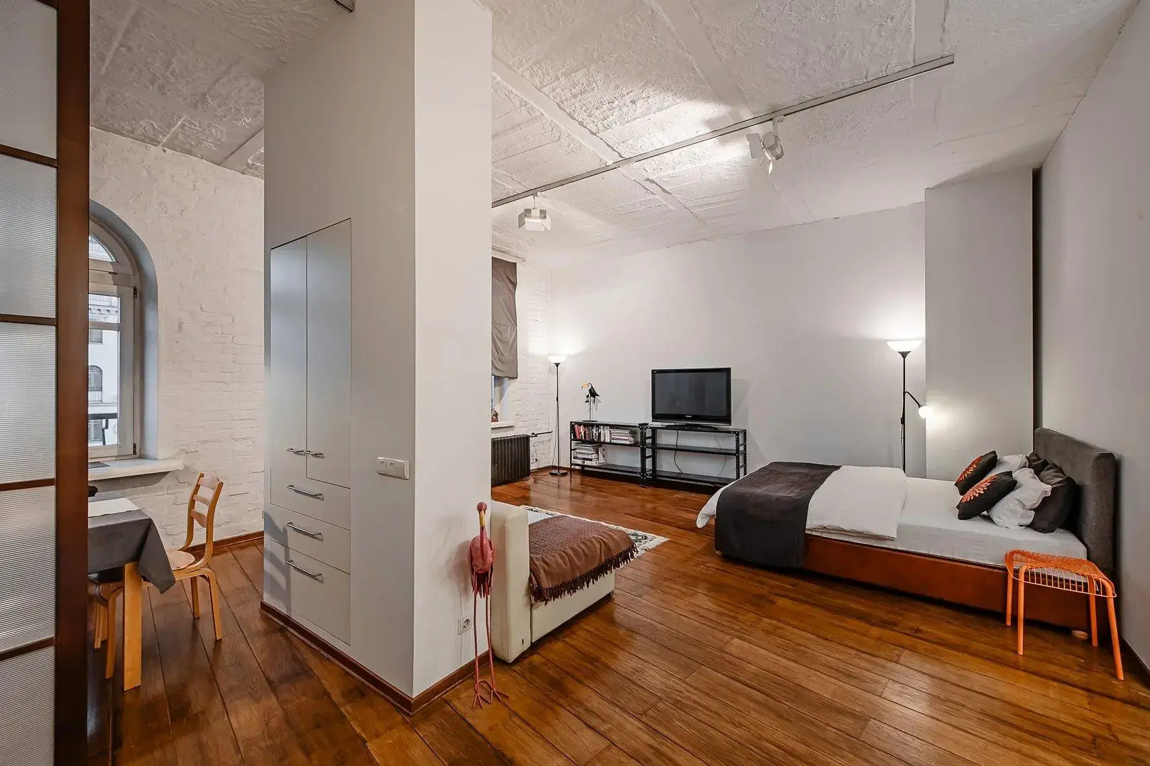 Апартаменты Стильная Студия в Башне Комплекса Ворота в Город