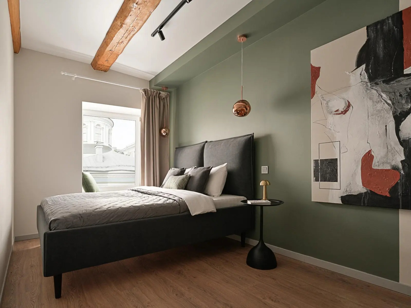 Апартаменты Moca 120 кв.м в Тихом Сквере на Невском Проспекте с Видом на Церковь св. Екатерины